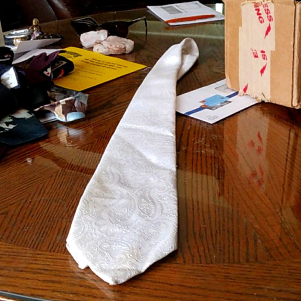 A wedding tie with fancy designs